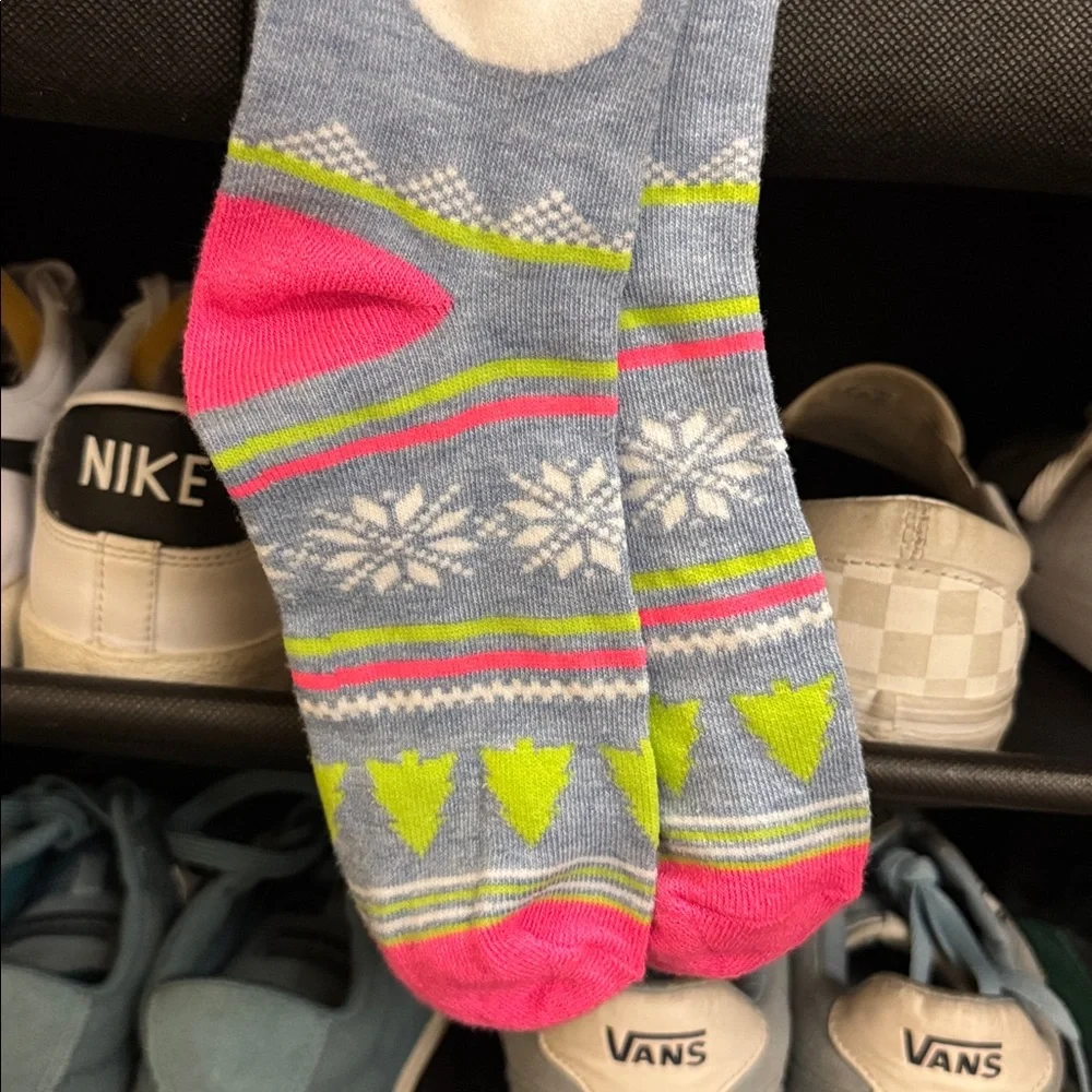 NWT pair of colorful Holiday/Winter socks.  Never been worn of course. Adult 7-9
